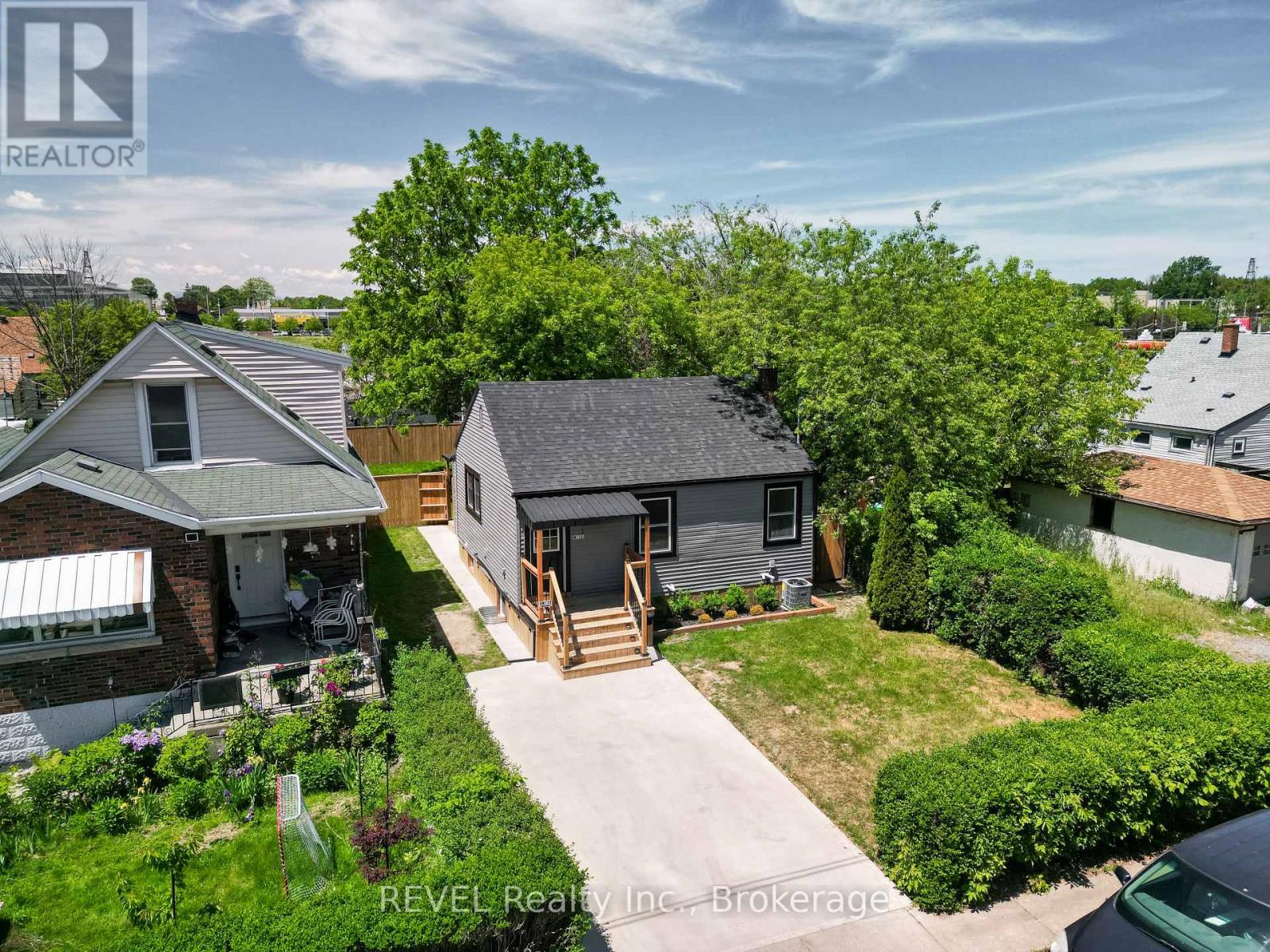 5261 BUCHANAN AVENUE - Image 2