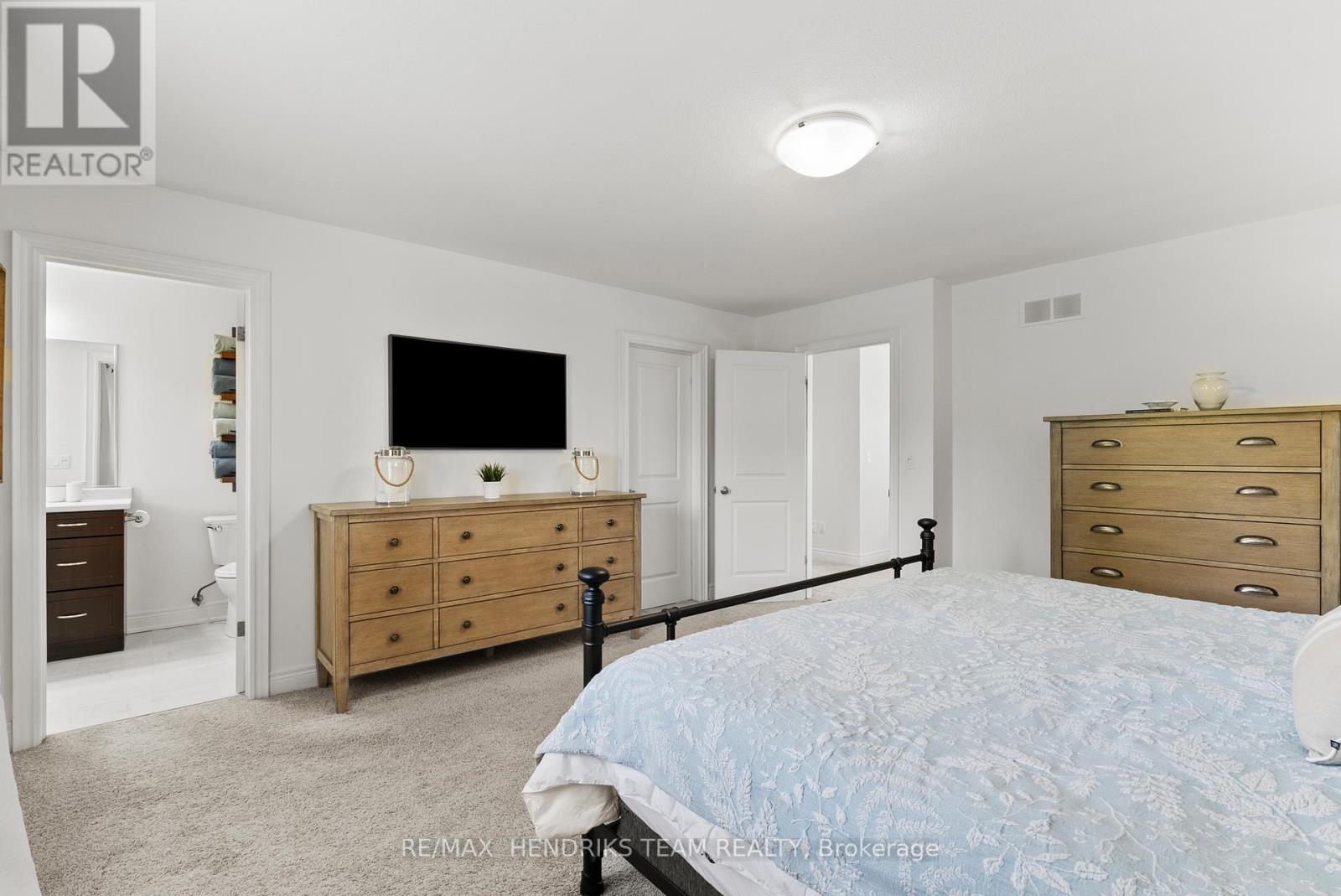 15 DIANA DRIVE - 22