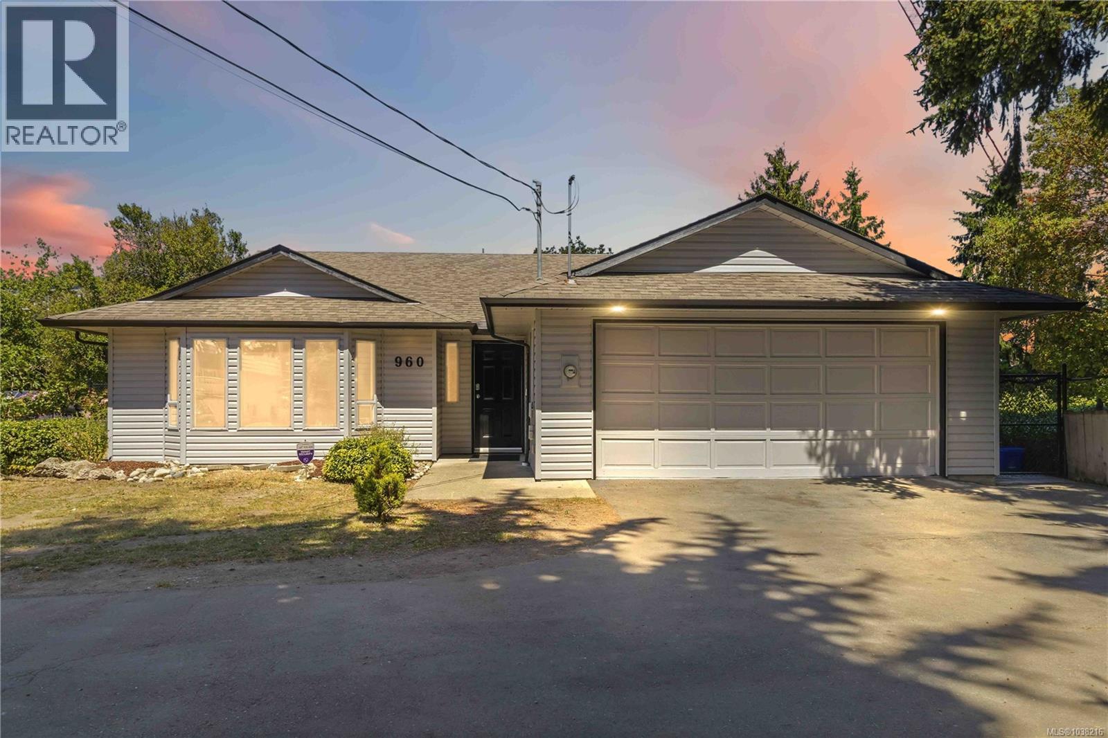 960 Dunford Ave - 1