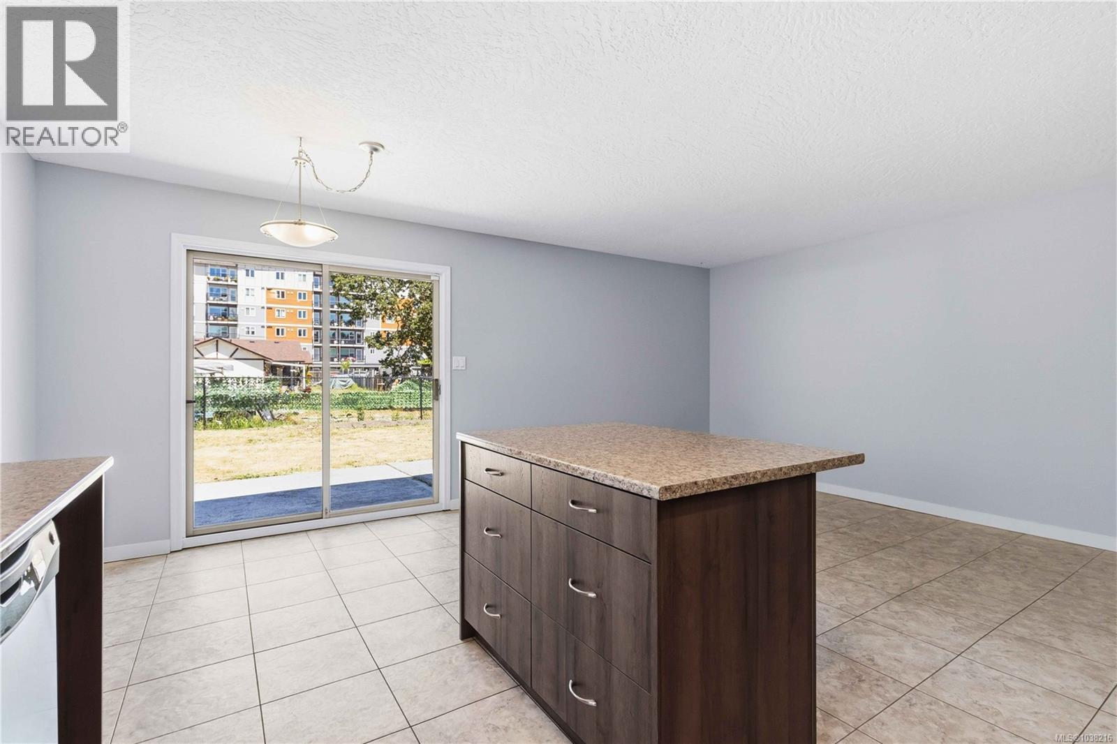 960 Dunford Ave, Langford