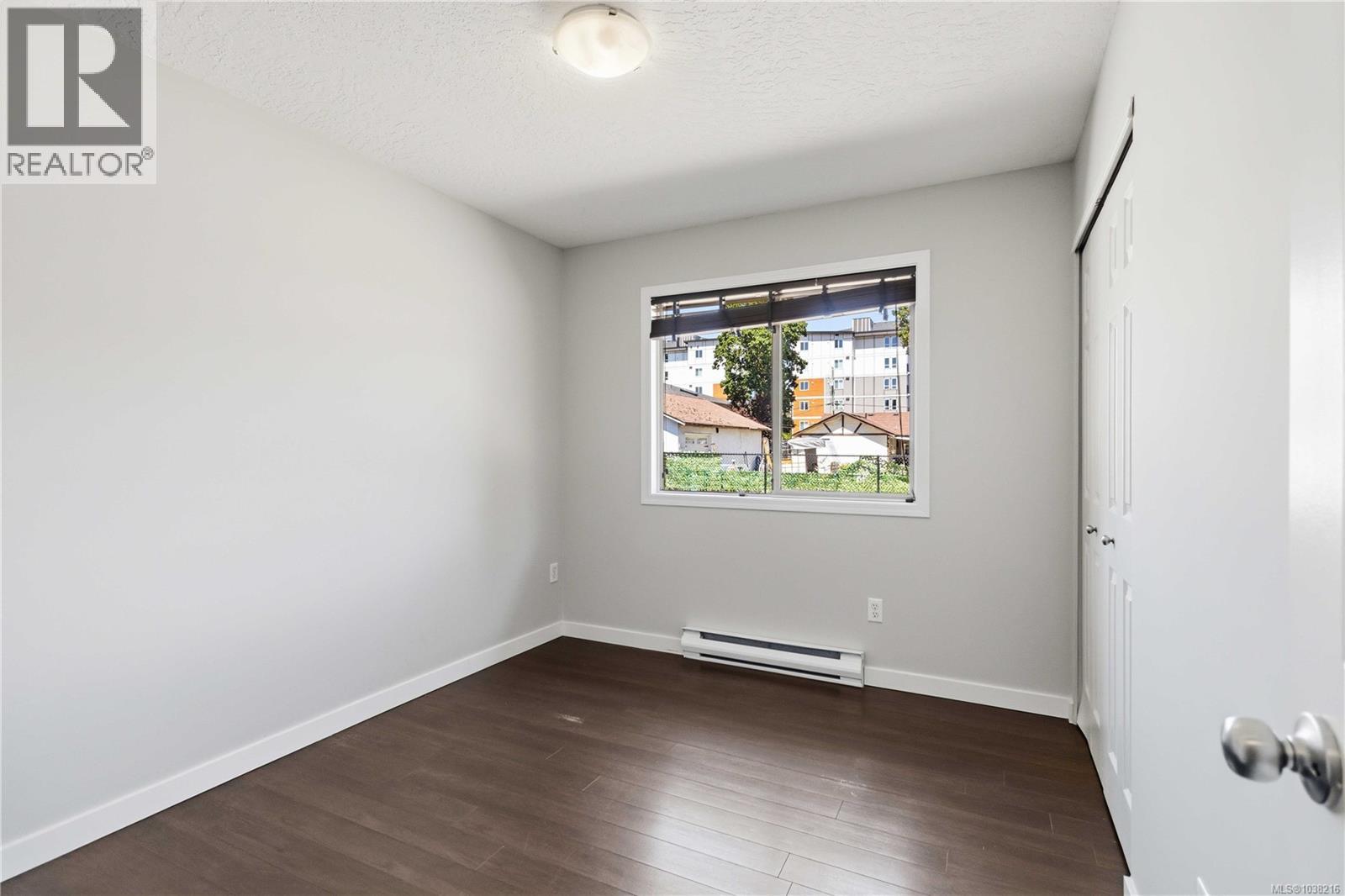 960 Dunford Ave - 27