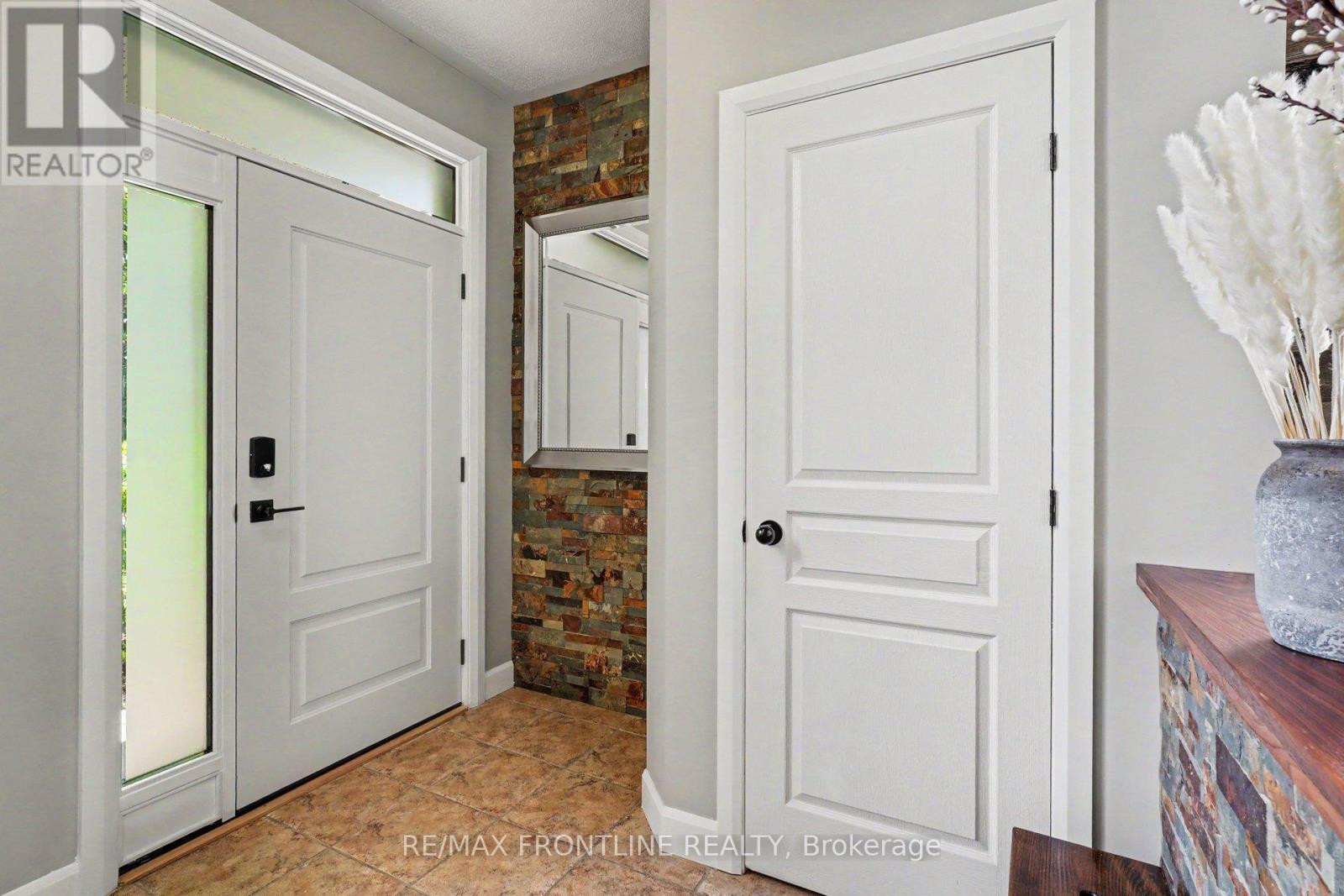 37 CALDERWOOD WAY - 3