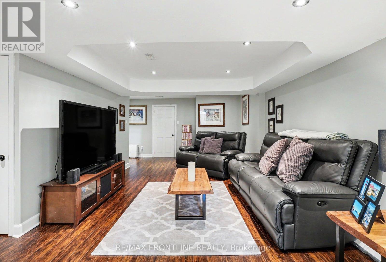 37 CALDERWOOD WAY - 32
