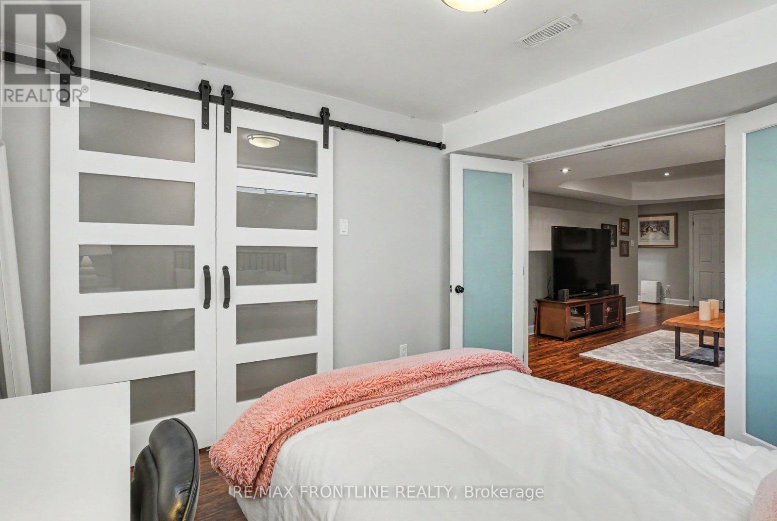 37 CALDERWOOD WAY - 33