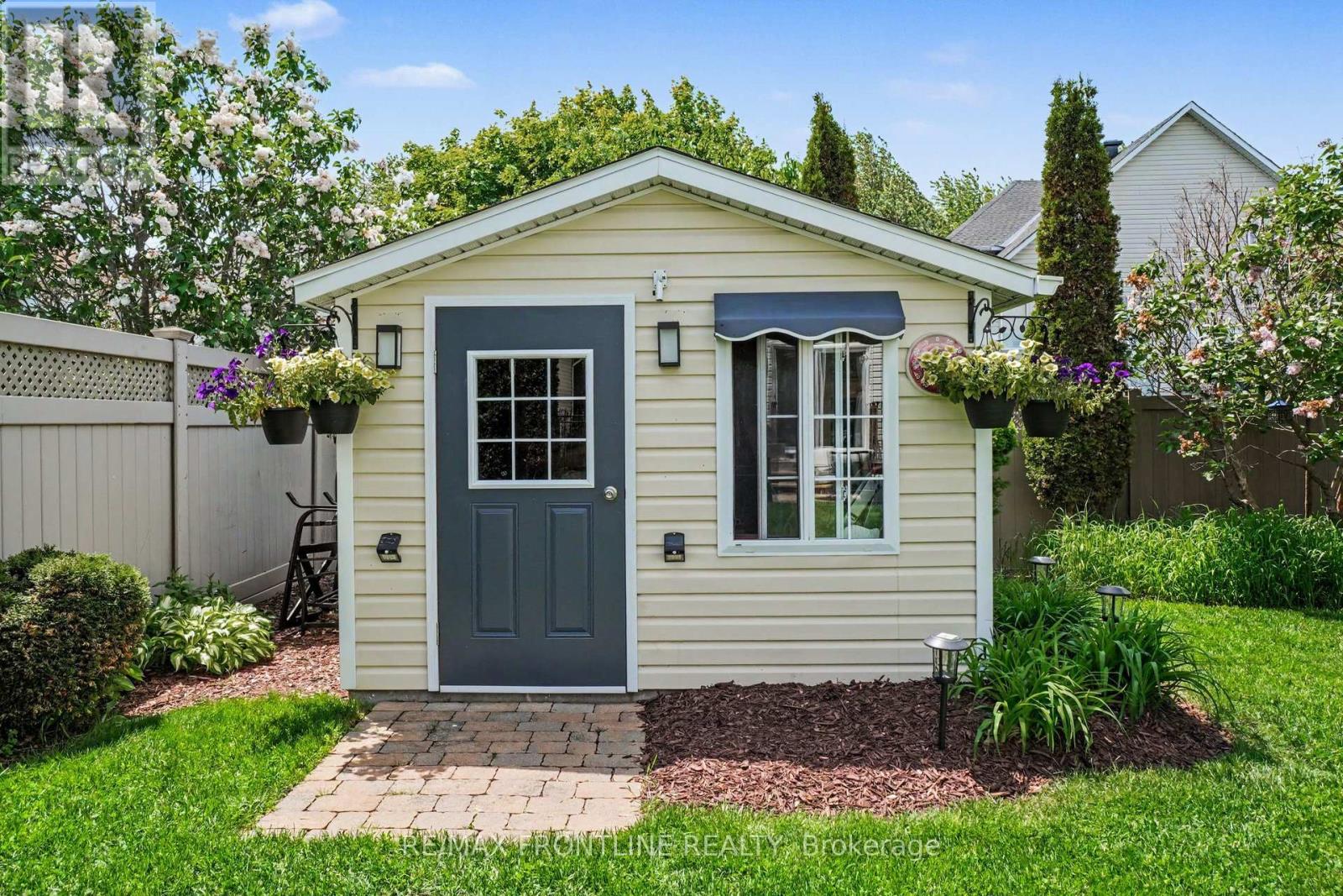 37 CALDERWOOD WAY - 36