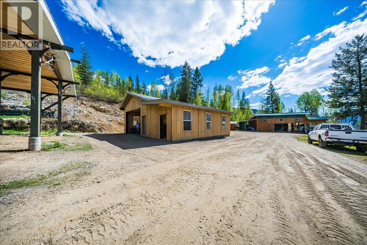 1232 Mcleod Road - 42