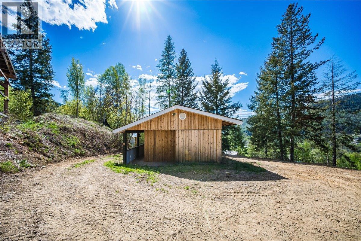 1232 Mcleod Road - 35