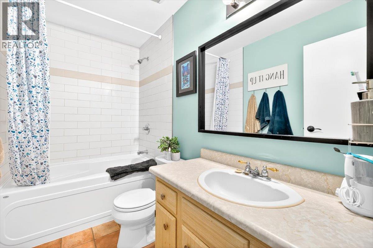 33A MT TRINITY Avenue - 30