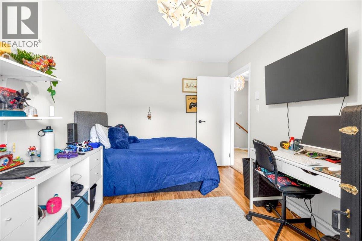 33A MT TRINITY Avenue - 34
