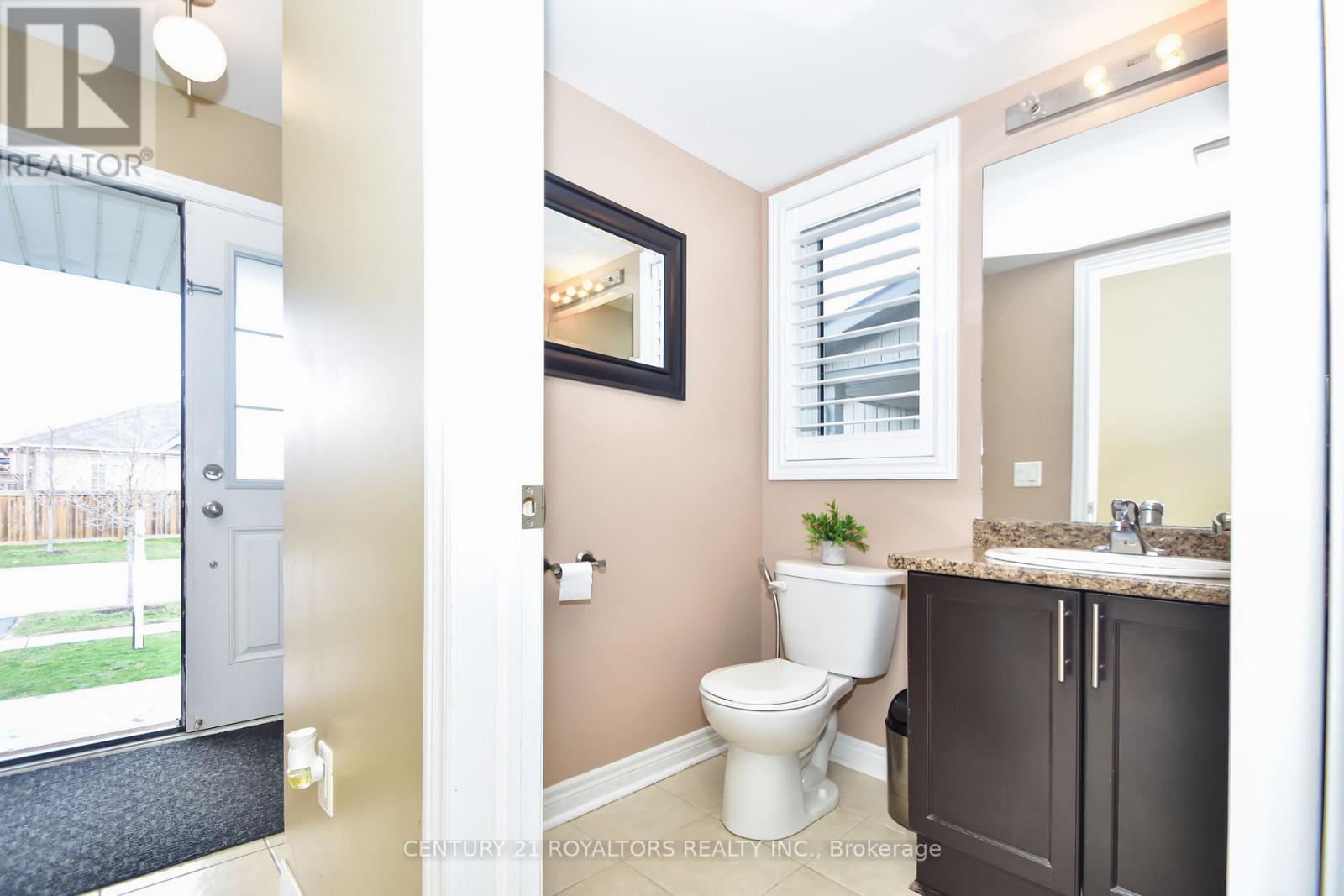 386 THOMPSON STREET - 10