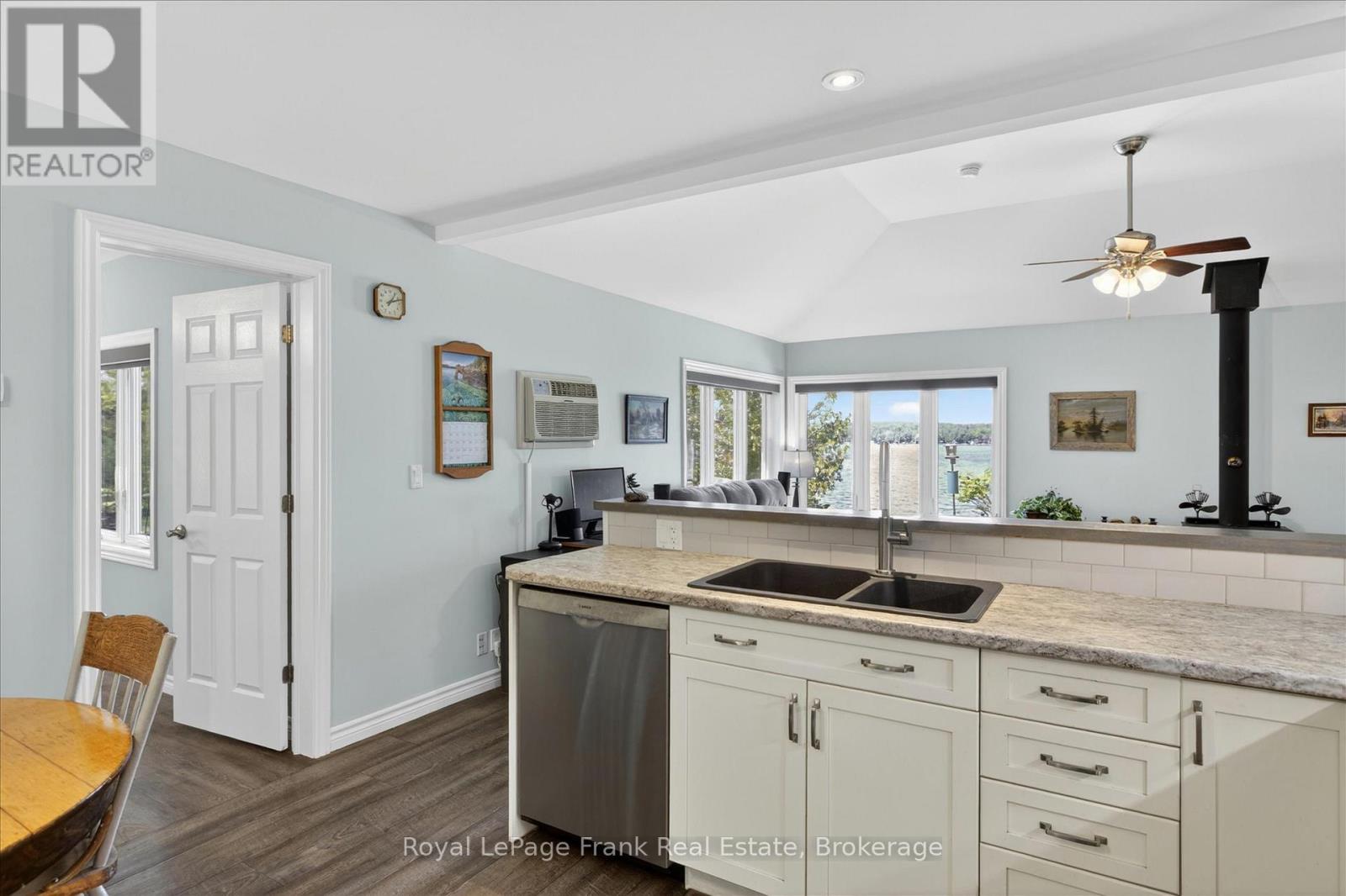 944 BIRCHCLIFF DRIVE - 14