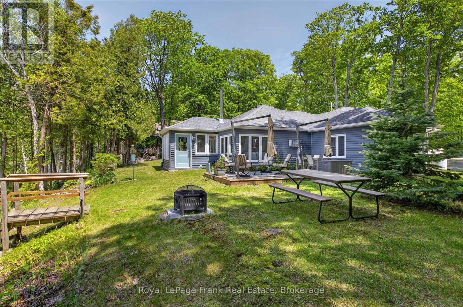 944 BIRCHCLIFF DRIVE - 30