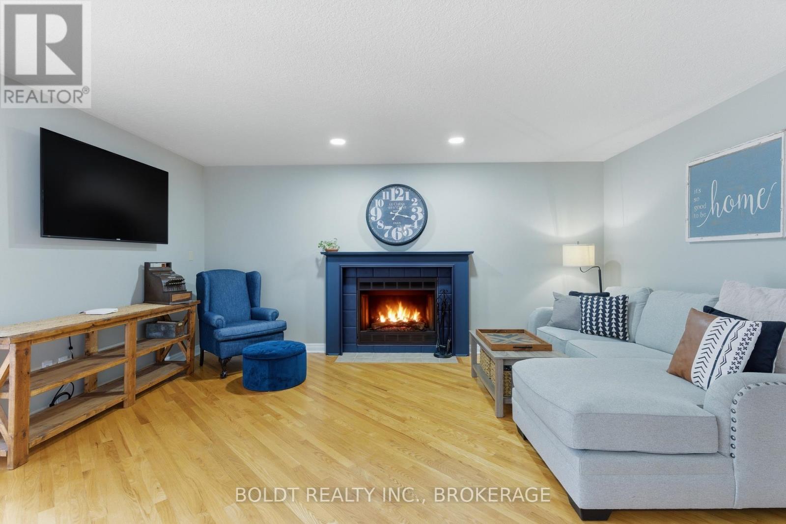 10 WESTWOOD DRIVE - 16