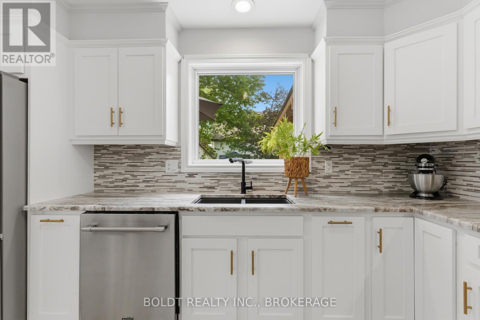 10 WESTWOOD DRIVE - 11