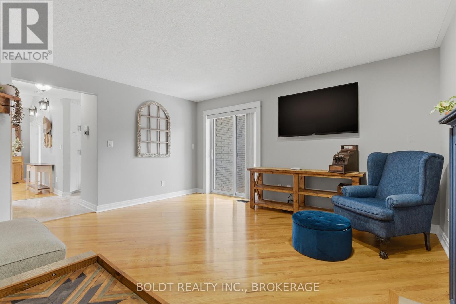 10 WESTWOOD DRIVE - 19