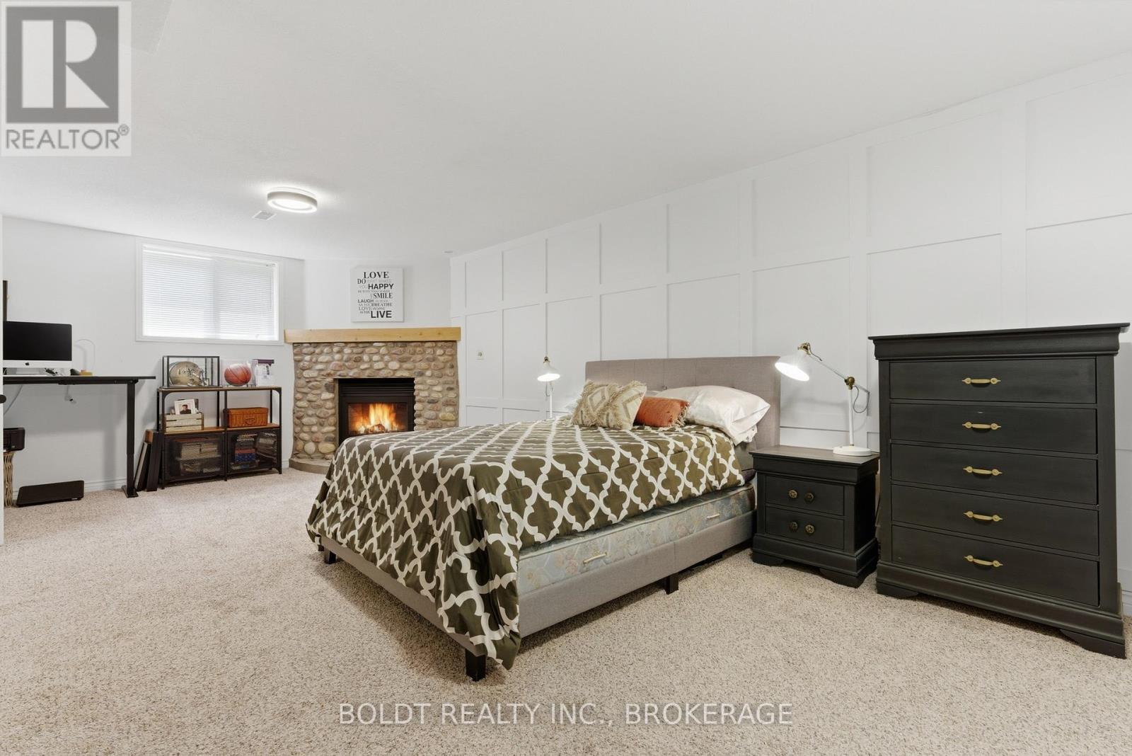 10 WESTWOOD DRIVE - 34