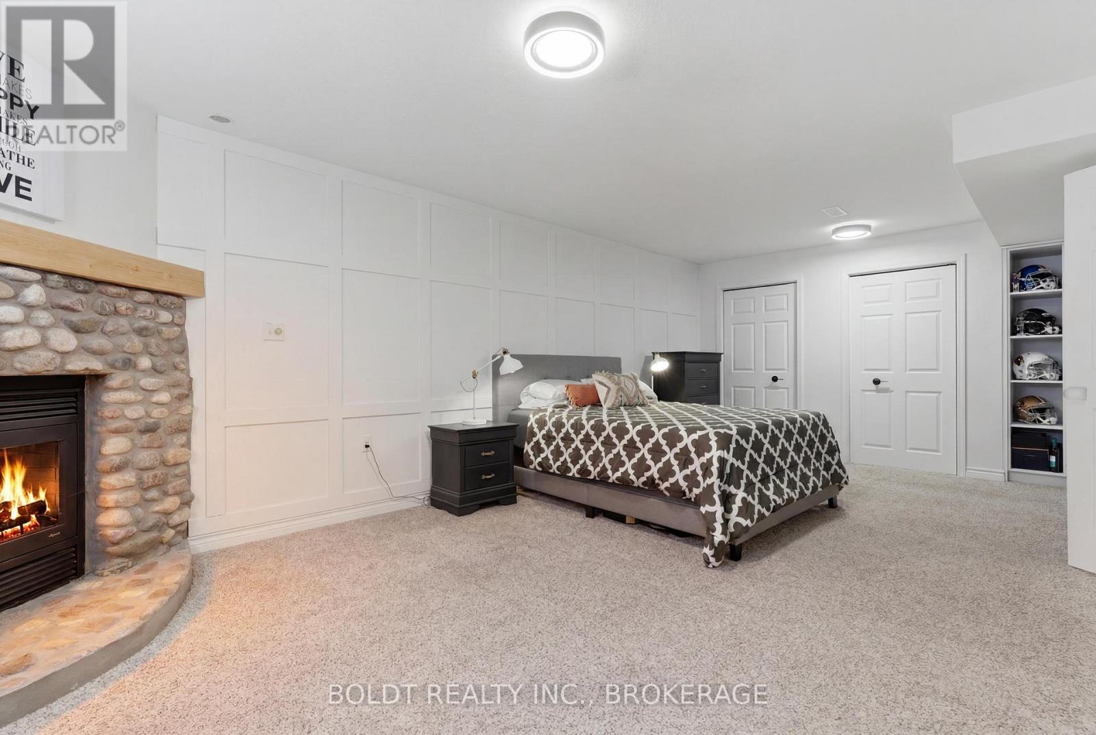 10 WESTWOOD DRIVE - 35