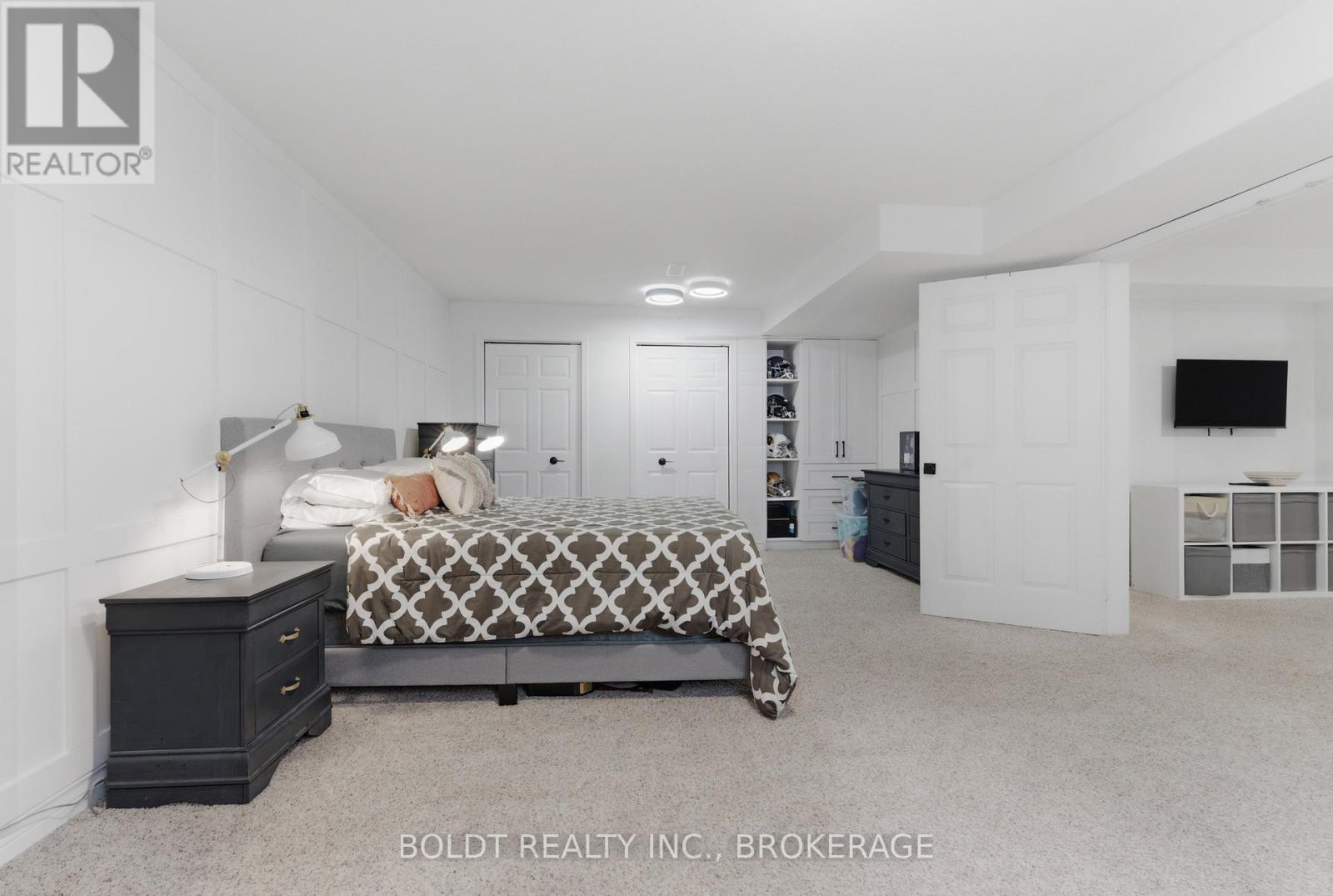 10 WESTWOOD DRIVE - 36