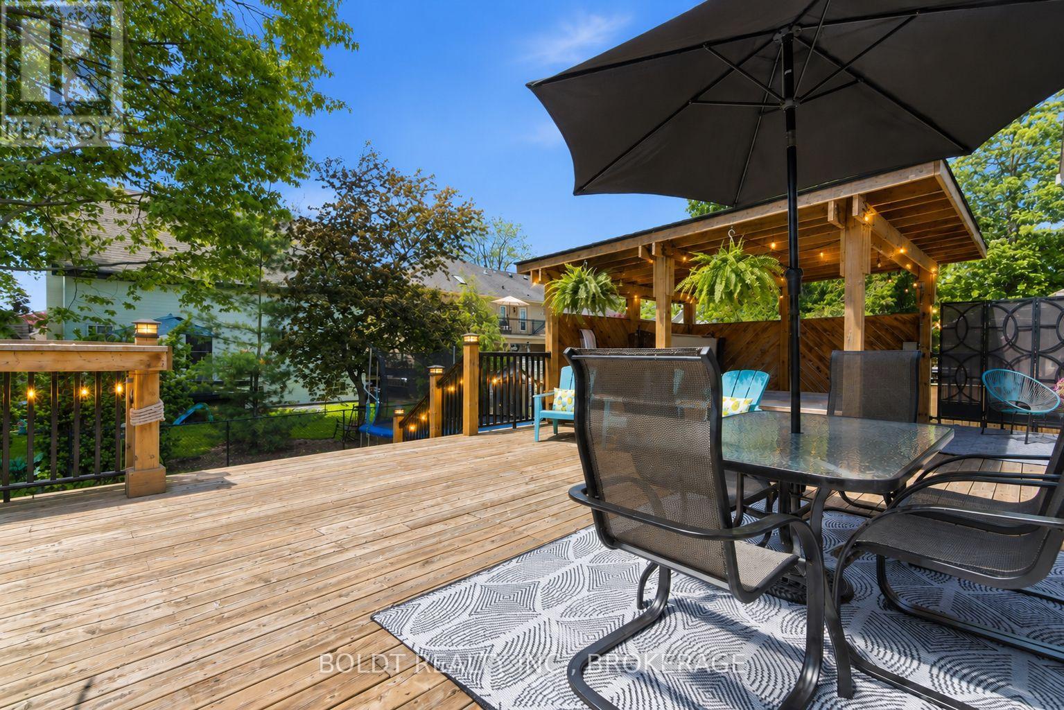 10 WESTWOOD DRIVE - 44