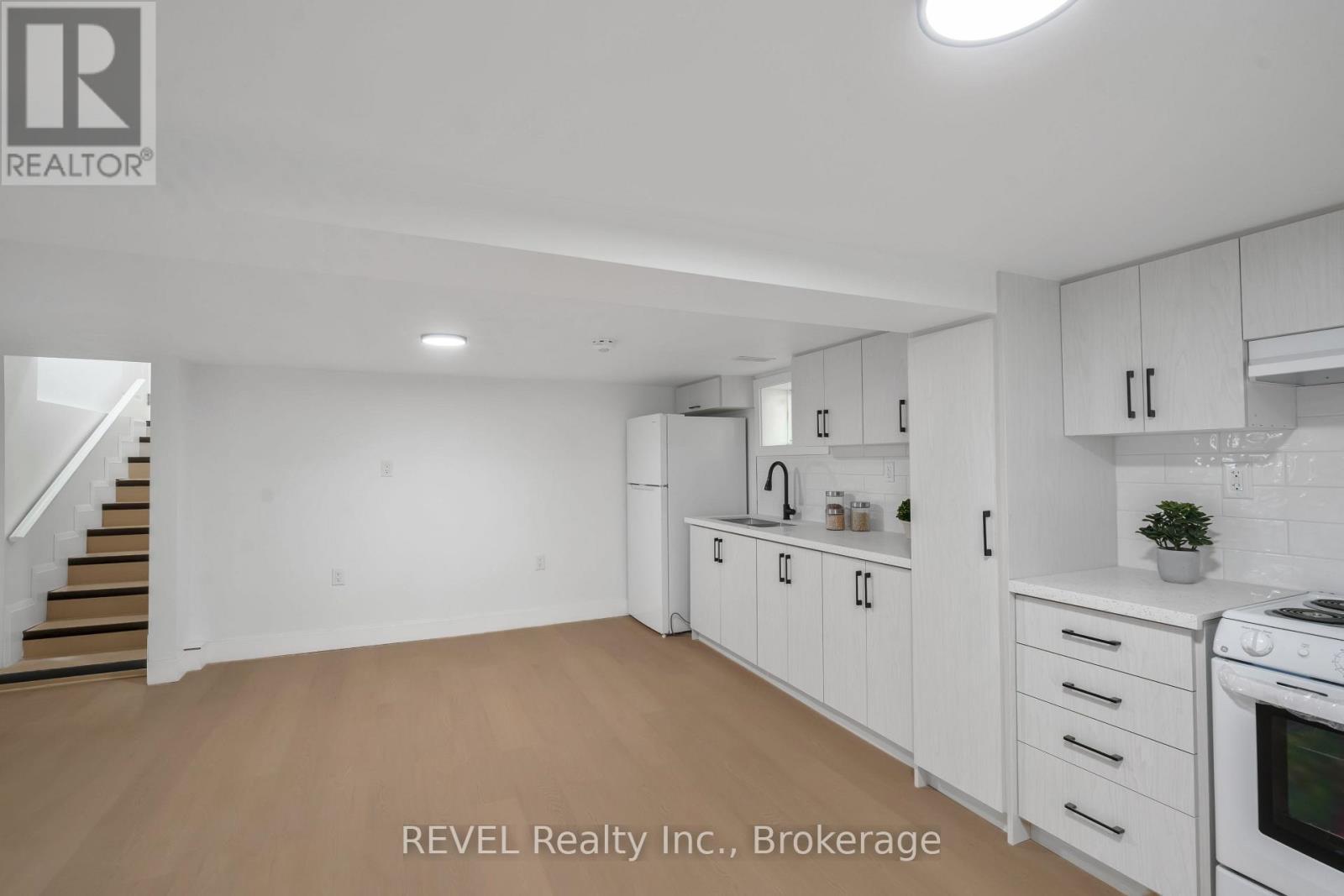5261 BUCHANAN AVENUE - 22