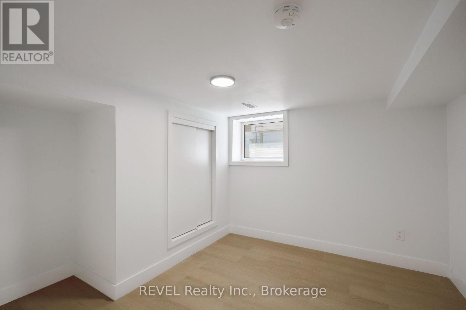 5261 BUCHANAN AVENUE - 23