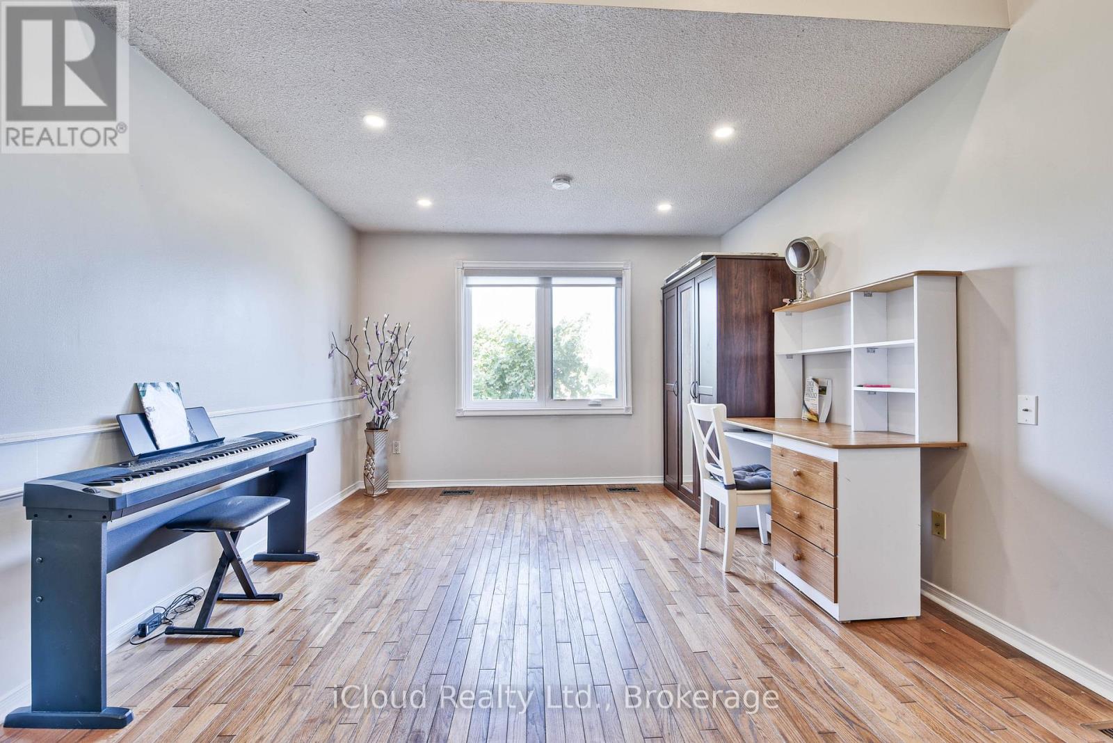 14 TIMBERLANE DRIVE - 5