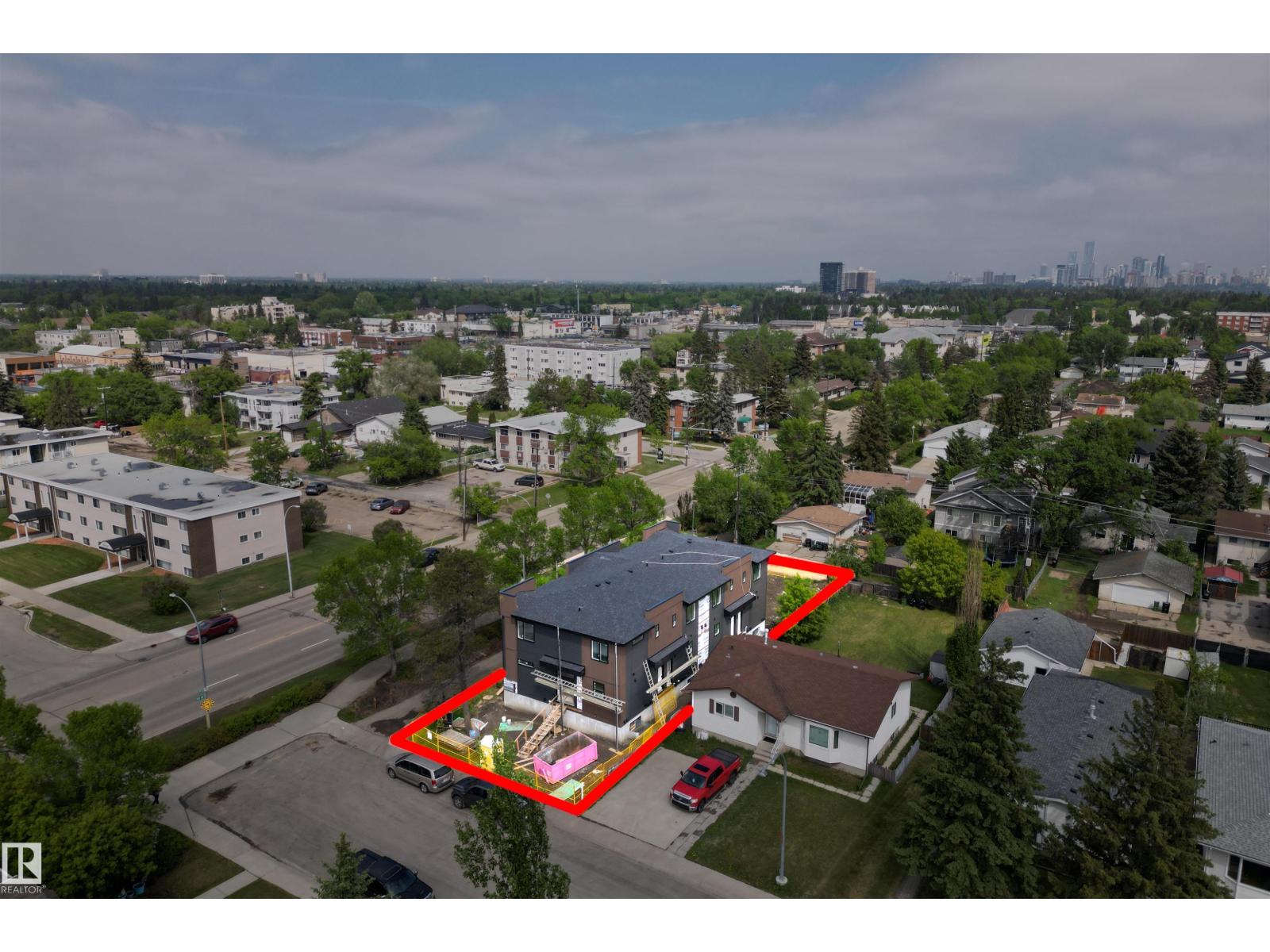 9945 154 ST NW - 2
