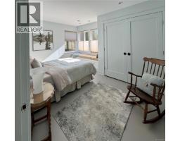 Primary Bedroom - 3881 Charlton Dr, Qualicum Beach, BC V9K1Z3 Photo 8
