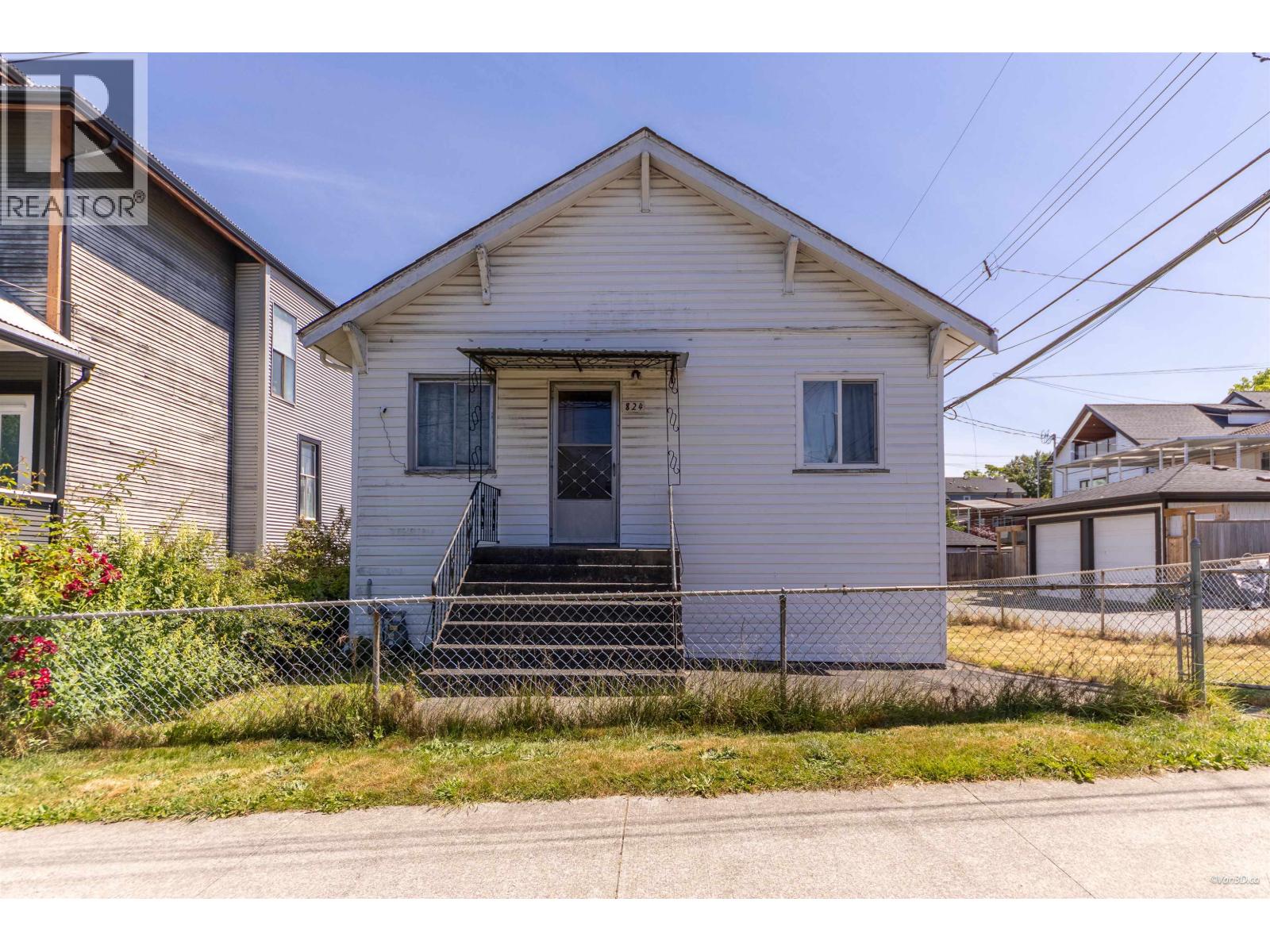 824 SEMLIN DRIVE