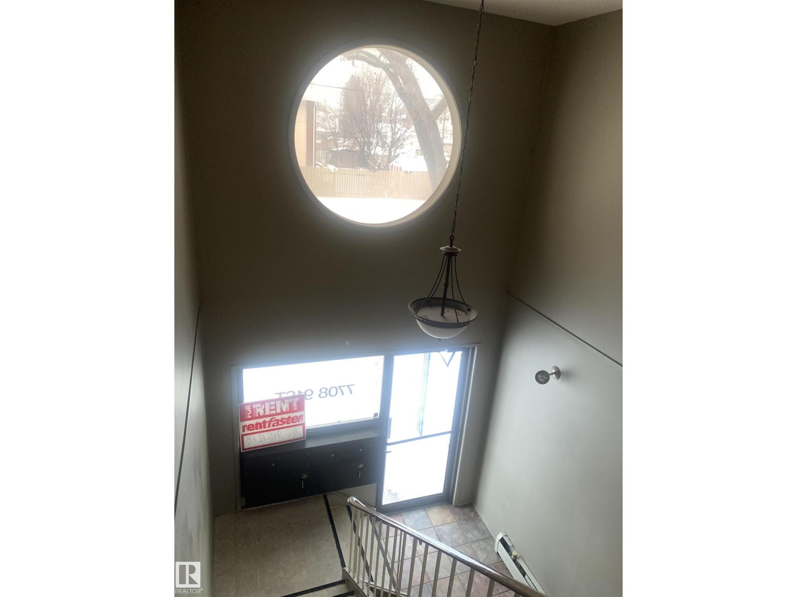 7708 91 ST NW - 3
