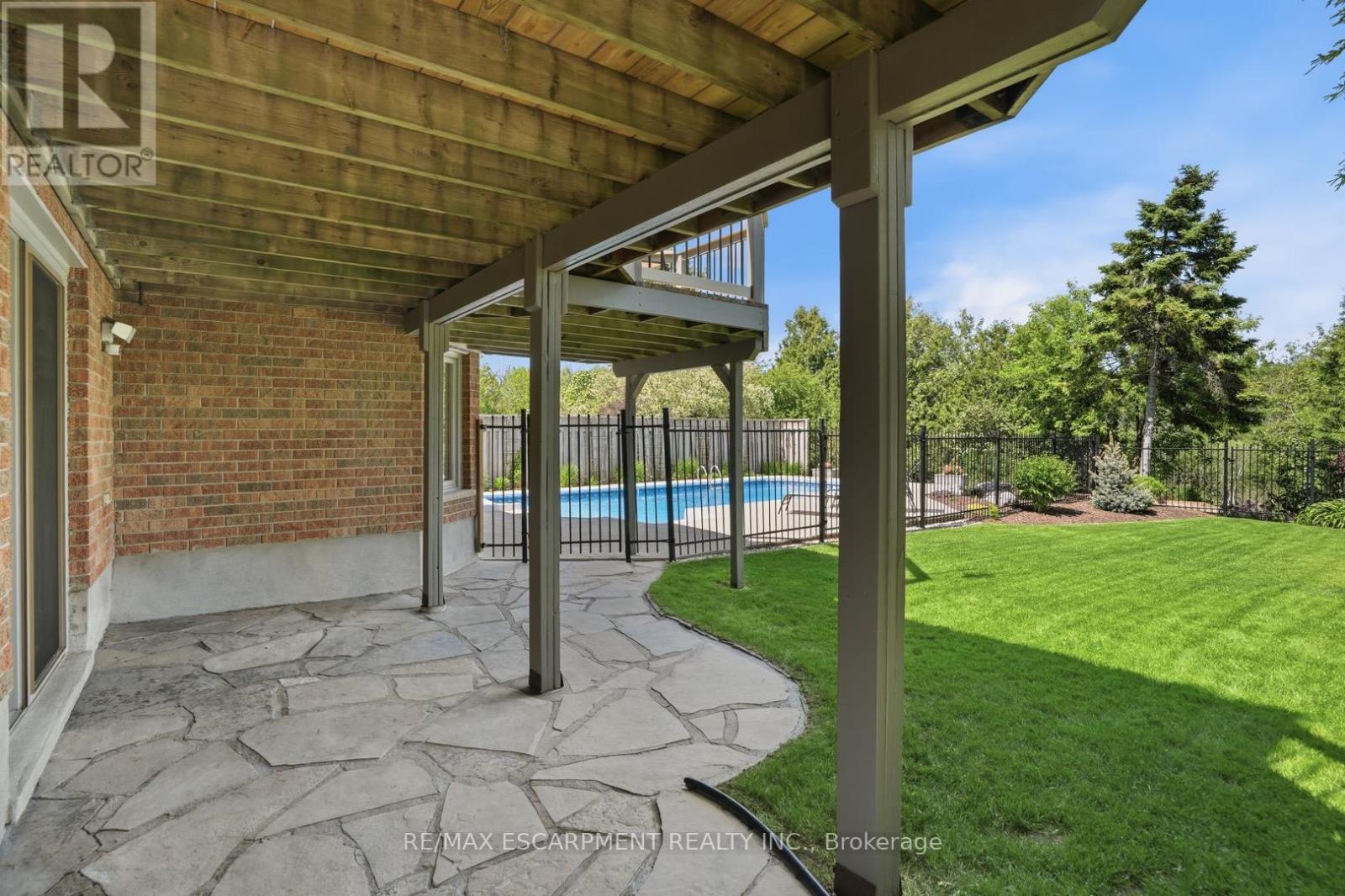 28 BATHGATE DRIVE - 45