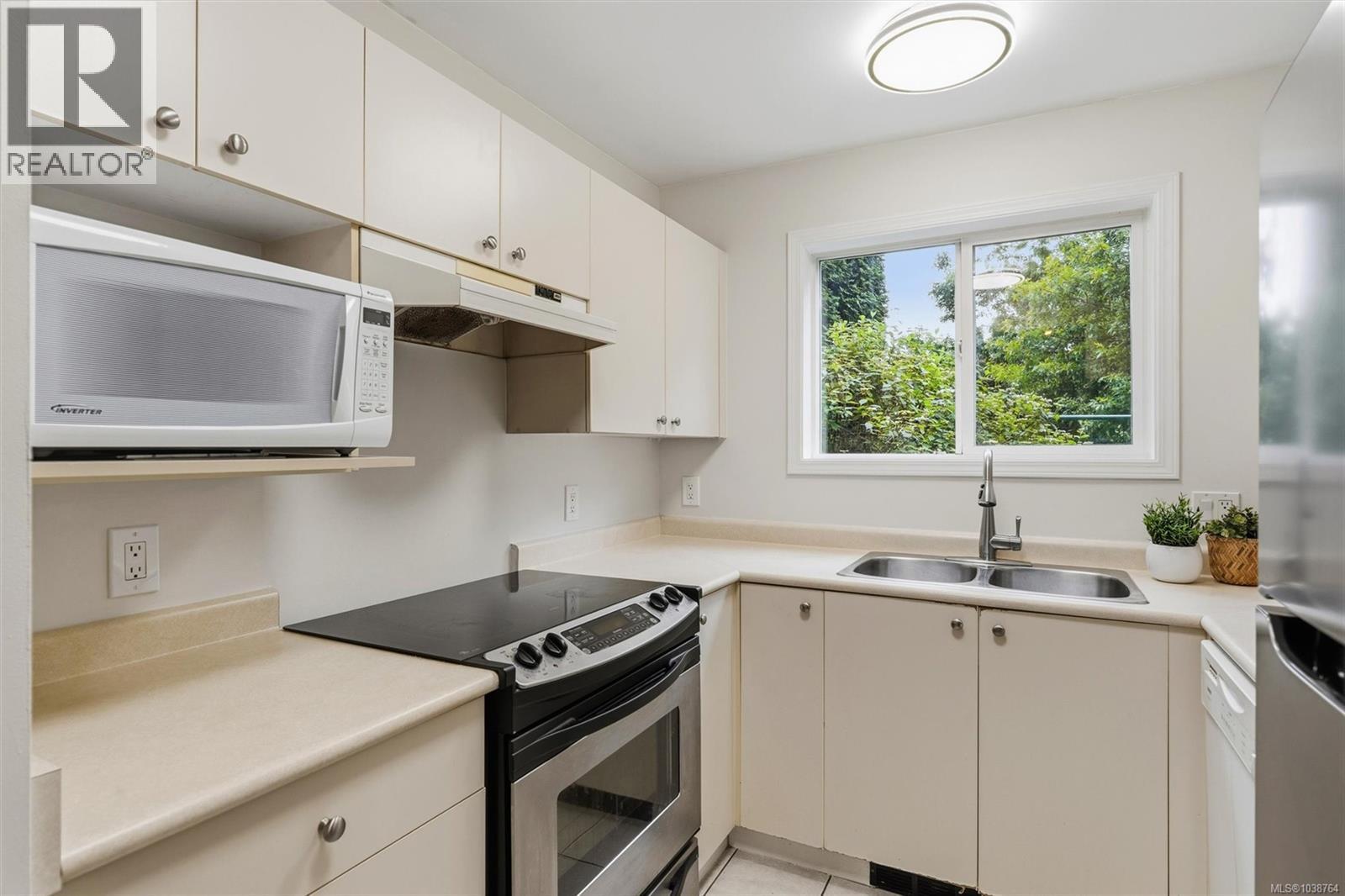 #112 894 Vernon Ave - 13
