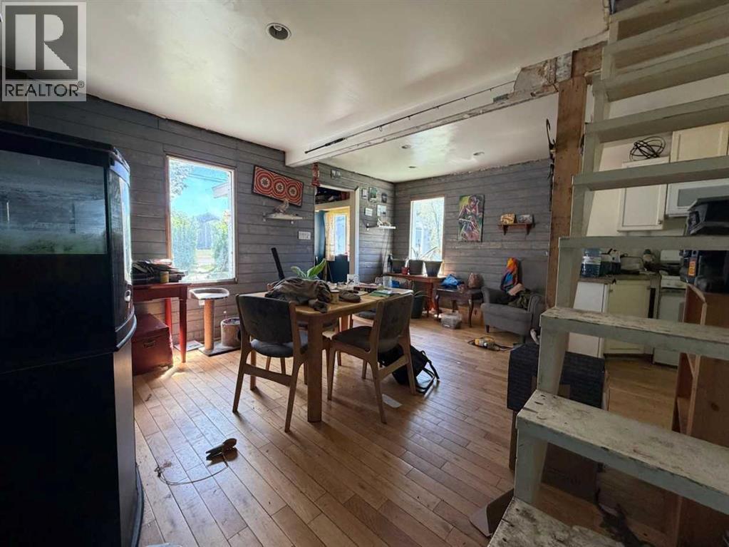 3922A 46 Street — photo 9