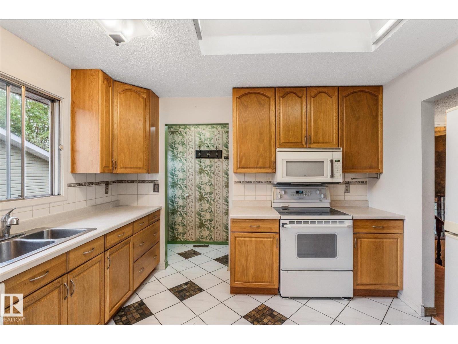 168 CLAREVIEW RD NW - 23