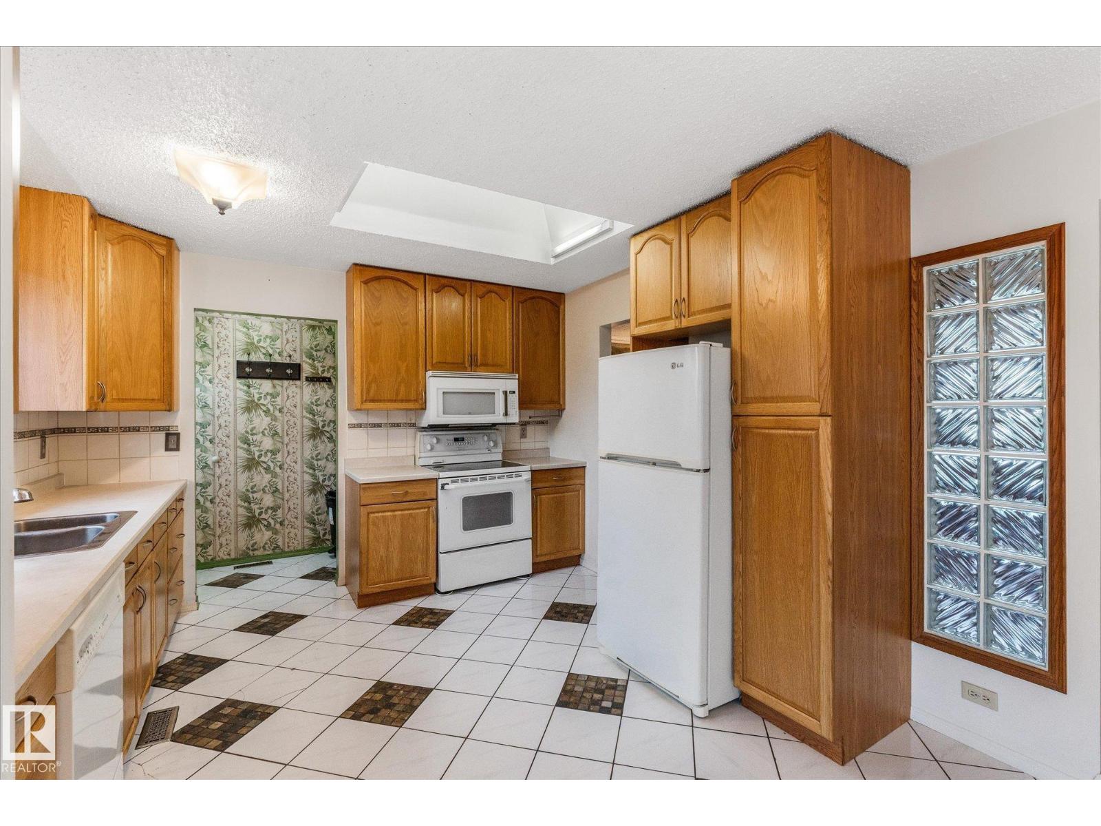 168 CLAREVIEW RD NW - 24