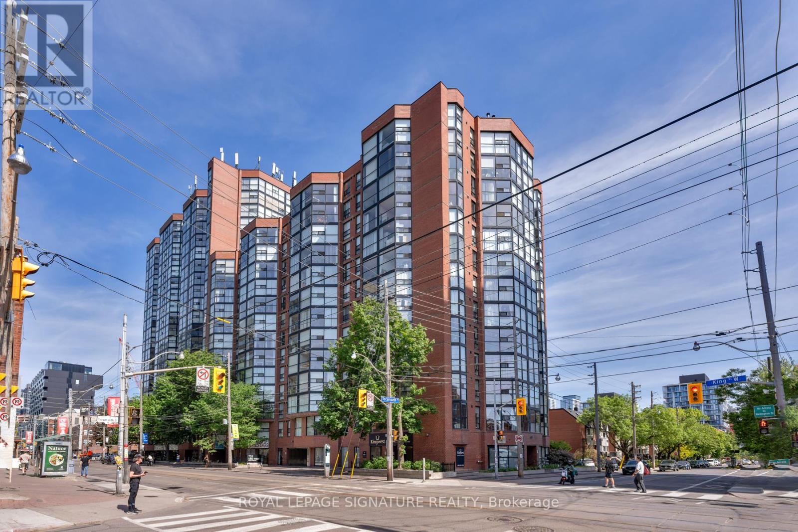 #903 725 KING STREET W - 33