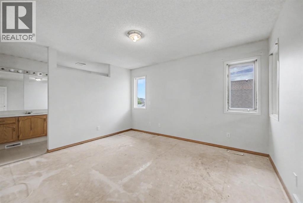 826 Coventry Drive NE - 25