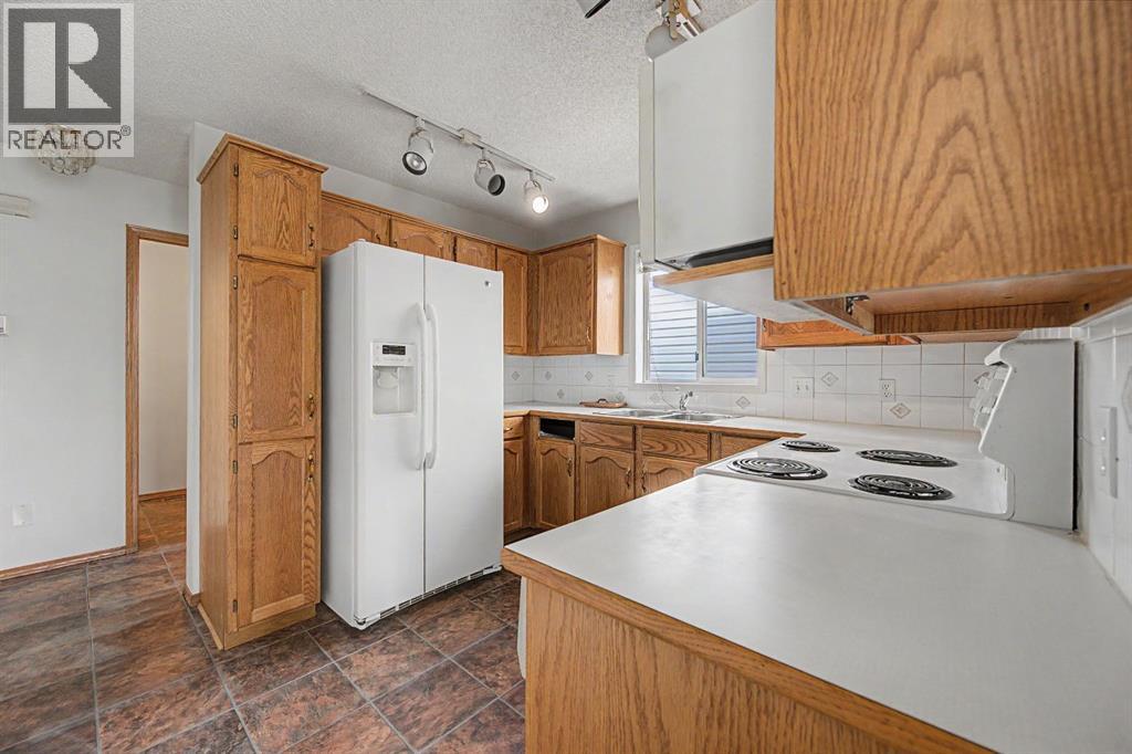 826 Coventry Drive NE - 12