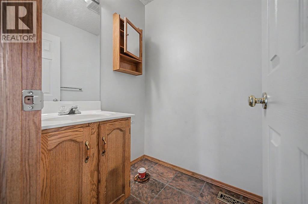 826 Coventry Drive NE - 16