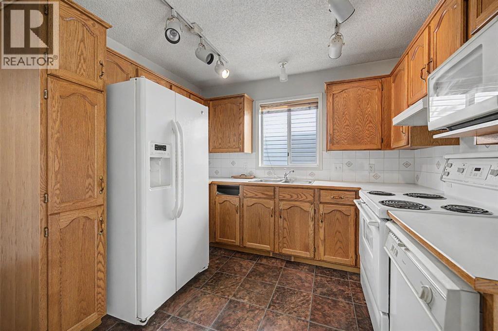 826 Coventry Drive NE - 8