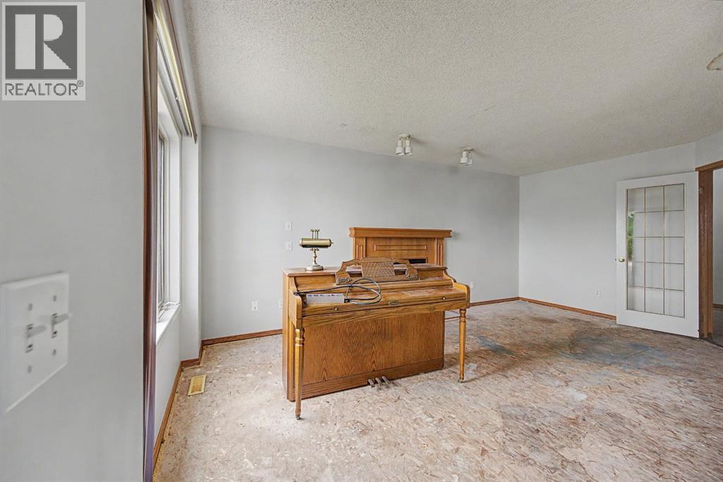 826 Coventry Drive NE - 9
