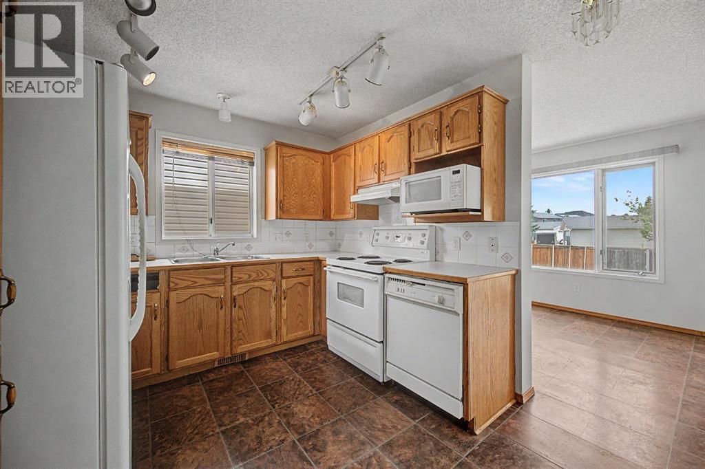 826 Coventry Drive NE - 10