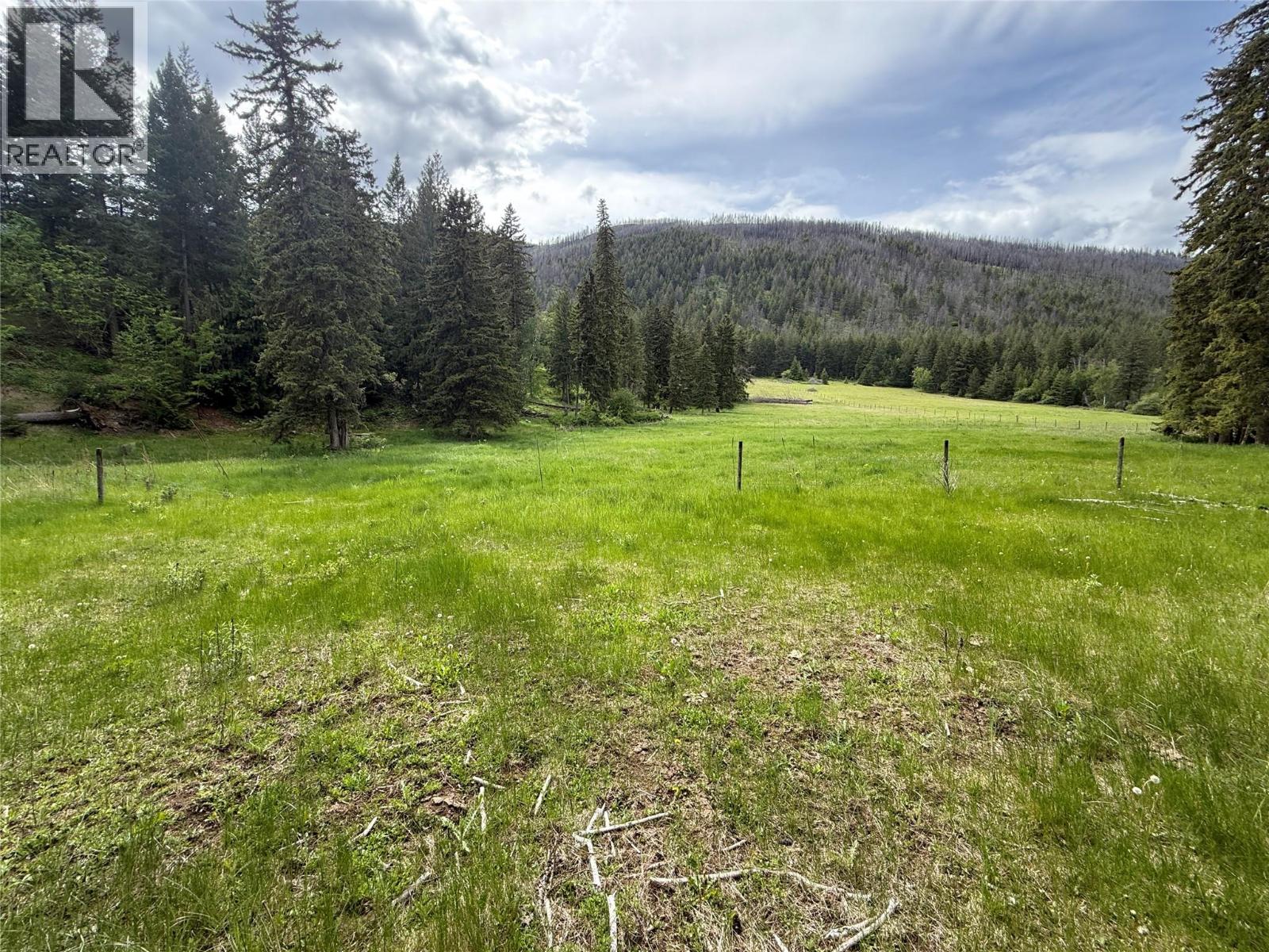 306 Irish Creek Road South, Vernon
