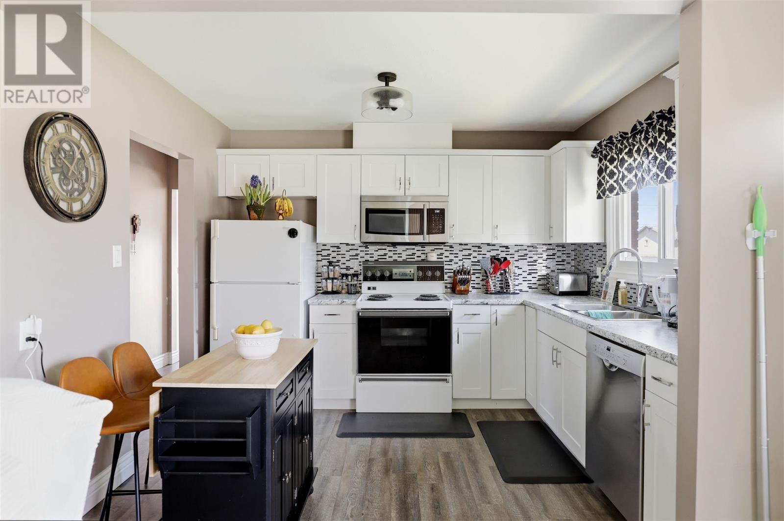 197 Churchill AVE - 7