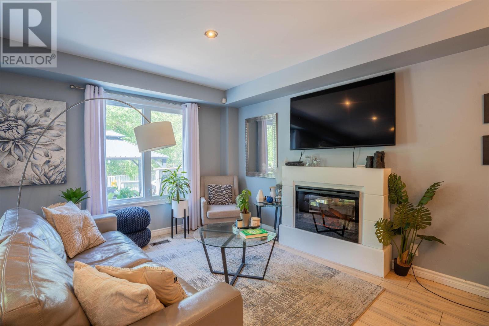 112 Simon AVE - 12