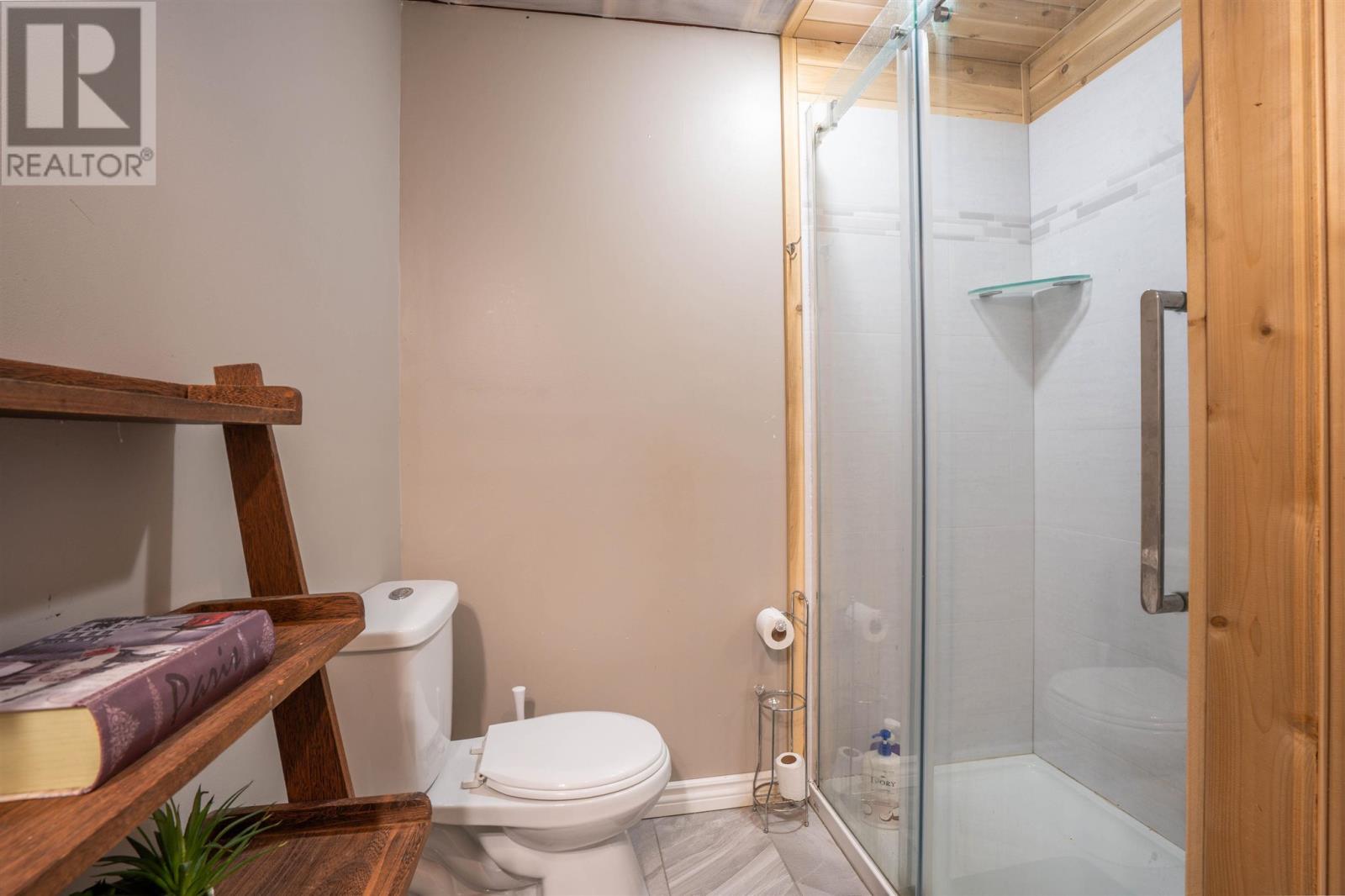 112 Simon AVE - 26