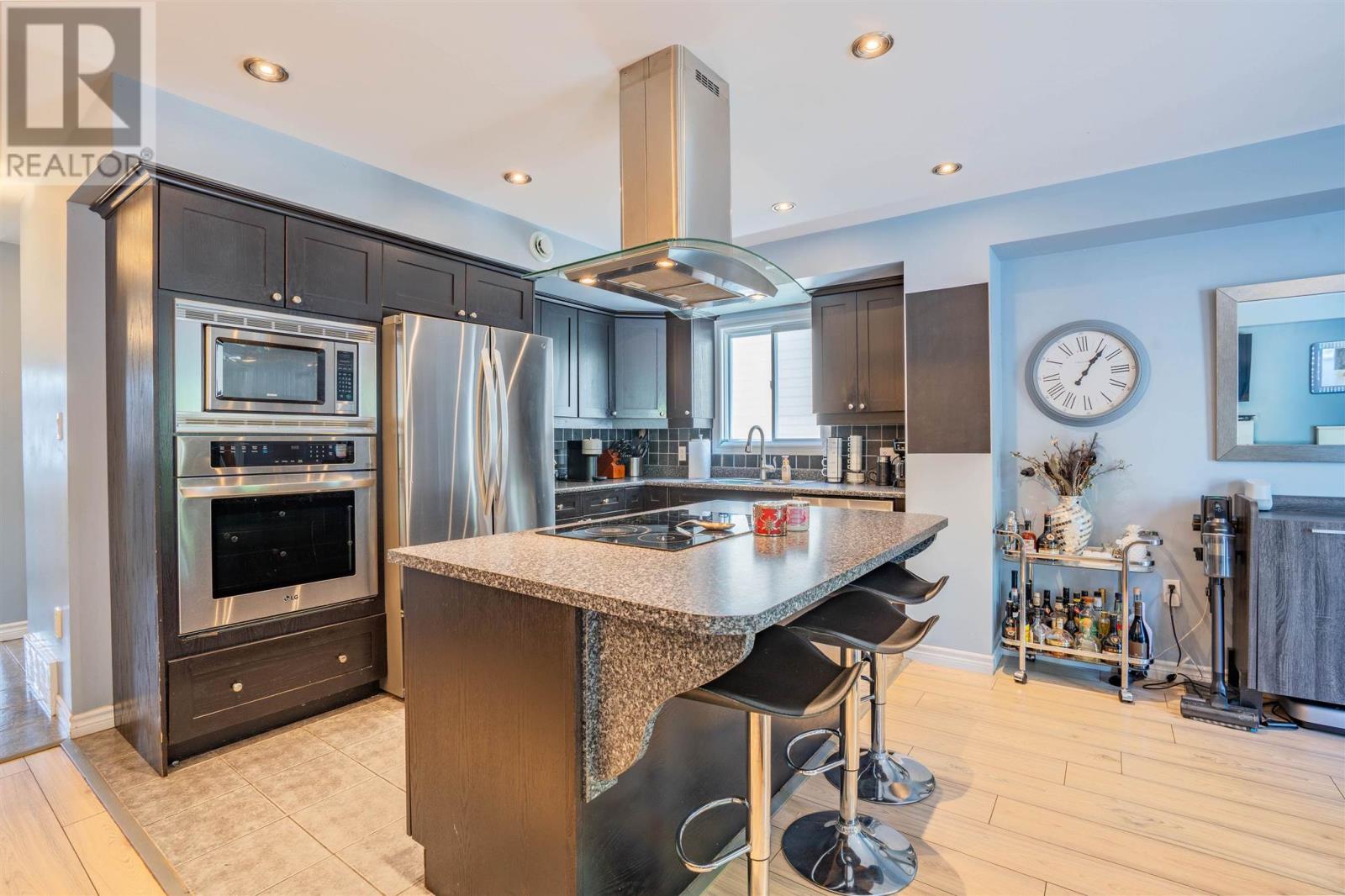112 Simon AVE - 9