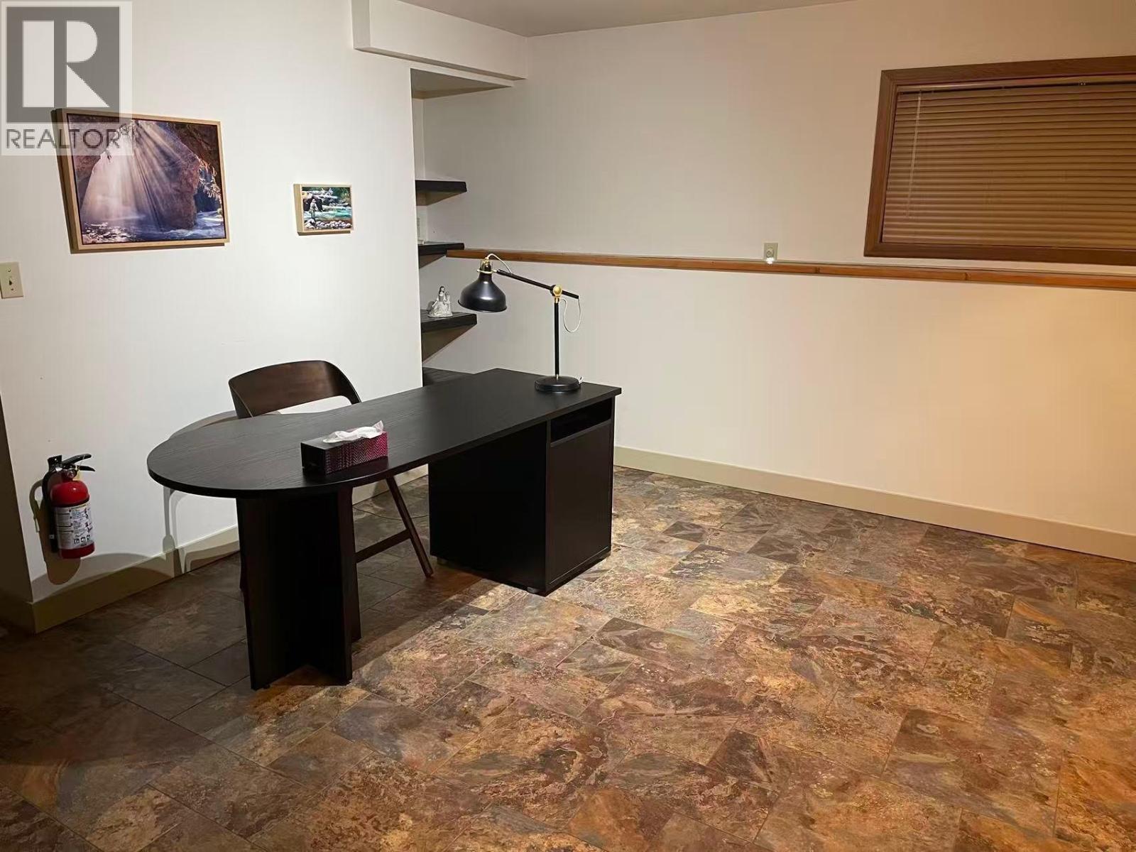  945 LLOYD JONES Drive, West Kelowna