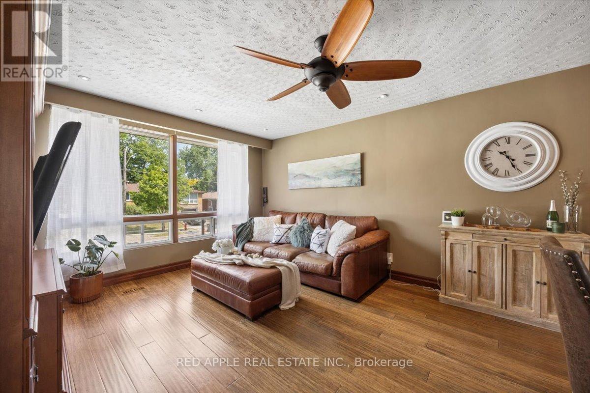 112 LUXURY AVENUE - 12