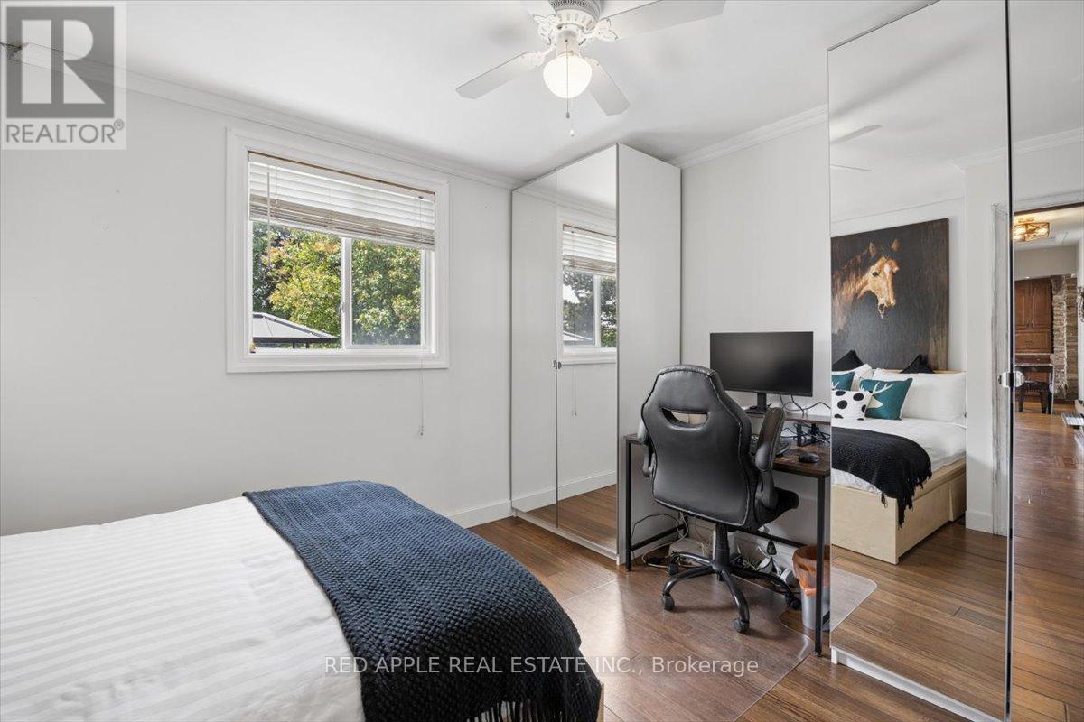 112 LUXURY AVENUE - 21